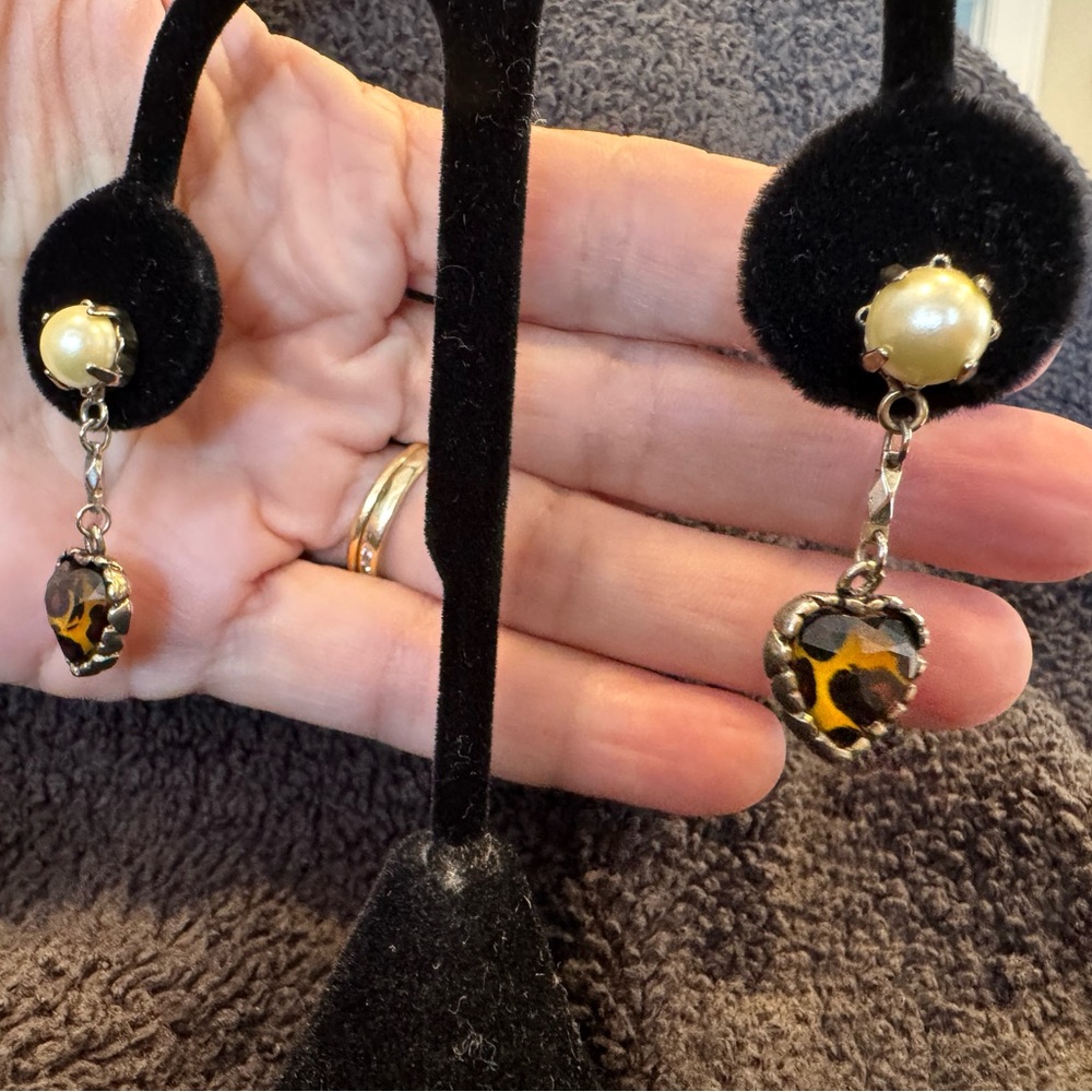 Betsy Johnson heart earrings